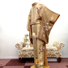 画像をギャラリービューアに読み込む, 訪問着 昔 アンティーク 昔着物 薄茶×多色 花々 金コマ刺繍 広衿 正絹 昔きもの レトロ 明治・大正ロマン 和洋ミックス 身丈155.5cm