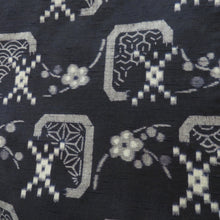 画像をギャラリービューアに読み込む, ウール着物 胴抜きタイプ ネイビー×グレー 絣柄 古典柄 ポリ八掛付き バチ衿 カジュアルきもの 普段着物 仕立て上がり ウールきもの 和洋ミックス 身丈157.3cm