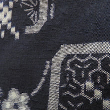 画像をギャラリービューアに読み込む, ウール着物 胴抜きタイプ ネイビー×グレー 絣柄 古典柄 ポリ八掛付き バチ衿 カジュアルきもの 普段着物 仕立て上がり ウールきもの 和洋ミックス 身丈157.3cm