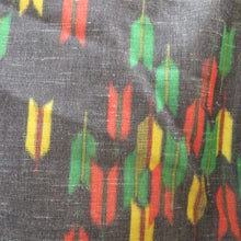 Load image into Gallery viewer, ウール着物 単衣 女性用ウールアンサンブル2点セット 羽織＆着物 チャコールグレー系 絣調 矢羽根柄 バチ衿 カジュアル 普段使い 身丈158.5cm