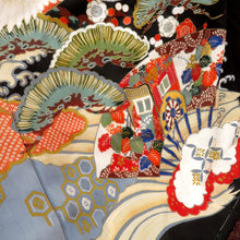 画像をギャラリービューアに読み込む, 黒留袖 昔黒留袖 アンティーク黒留袖 鶴 松 梅 橘 金雲 刺繍 昔着物 レトロ 明治・大正ロマン 裾綿入 両褄 身丈152cm