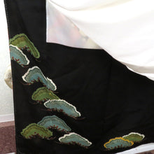 画像をギャラリービューアに読み込む, 黒留袖 昔黒留袖 アンティーク黒留袖 鶴 松 梅 橘 金雲 刺繍 昔着物 レトロ 明治・大正ロマン 裾綿入 両褄 身丈152cm