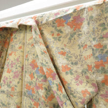 画像をギャラリービューアに読み込む, ウール着物 単衣 ベージュ×多色 花デザイン バチ衿 カジュアルきもの 普段着物 仕立て上がり ウールきもの 和洋ミックス 身丈159.2cm