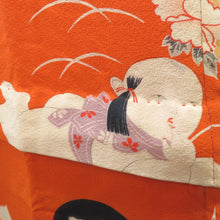 Load image into Gallery viewer, 襦袢 昔襦袢 長襦袢 アンティーク 正絹 オレンジ 御所人形の宝船曳き 金コマ刺繍 裏地紅絹 袷仕立 バチ衿 レトロ 明治・大正ロマン 身丈123cm