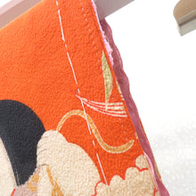 Load image into Gallery viewer, 襦袢 昔襦袢 長襦袢 アンティーク 正絹 オレンジ 御所人形の宝船曳き 金コマ刺繍 裏地紅絹 袷仕立 バチ衿 レトロ 明治・大正ロマン 身丈123cm