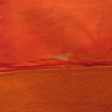 Load image into Gallery viewer, 襦袢 昔襦袢 長襦袢 アンティーク 正絹 オレンジ 御所人形の宝船曳き 金コマ刺繍 裏地紅絹 袷仕立 バチ衿 レトロ 明治・大正ロマン 身丈123cm