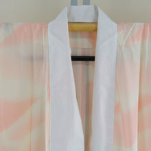 画像をギャラリービューアに読み込む, 襦袢 正絹 ぼかし 遠山模様 薄ピンク色ｘクリーム色 広衿 カジュアル セミフォーマル 身丈131.5cm