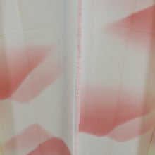 Load image into Gallery viewer, 襦袢 正絹 ぼかし 薄ピンク色ｘクリーム色 遠山模様 広衿 カジュアル セミフォーマル 身丈134cm