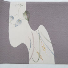 Load image into Gallery viewer, 袋帯 洒落袋帯 灰色ｘ白色ｘ多色 パステル系 草花文様 お太鼓柄 正絹 仕立て上がり 長さ464cm