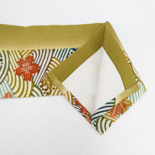 画像をギャラリービューアに読み込む, 名古屋帯 染め模様 縮緬 辛子色ｘ多色 波に桜と紅葉文様 全通柄 正絹 カジュアル 着物帯 長さ362cm