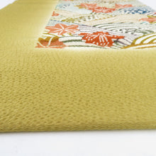 画像をギャラリービューアに読み込む, 名古屋帯 染め模様 縮緬 辛子色ｘ多色 波に桜と紅葉文様 全通柄 正絹 カジュアル 着物帯 長さ362cm