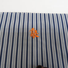 Load image into Gallery viewer, 袴 男性用 人間国宝 甲田綏郎 精好仙台平 行燈袴 絹 紐下約88cm 紺色ｘ灰色 男物はかま 仕立て上がり