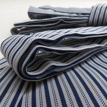 Load image into Gallery viewer, 袴 男性用 人間国宝 甲田綏郎 精好仙台平 行燈袴 絹 紐下約88cm 紺色ｘ灰色 男物はかま 仕立て上がり