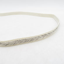 Load image into Gallery viewer, 帯締め 3本セット カジュアル フォーマル 平組 正絹 和装小物 着物用 白色ｘピンク色 まとめ売り 帯〆 多色 カラフル