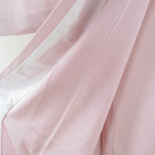 画像をギャラリービューアに読み込む, 訪問着 単衣 ピンク色ｘ多色 パステル系 雲取りに花々文様 ぼかし染め 箔入り 広衿 正絹 仕立て上がり着物 身丈163cm