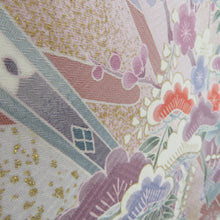 画像をギャラリービューアに読み込む, 訪問着 単衣 ピンク色ｘ多色 パステル系 雲取りに花々文様 ぼかし染め 箔入り 広衿 正絹 仕立て上がり着物 身丈163cm
