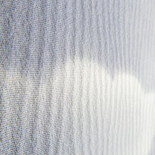 Load image into Gallery viewer, 付下げ 袷 一つ紋 九曜紋 ぼかし染め 八掛地紋入り 薄青色 雲取り柄 広衿 正絹 仕立て上がり着物 身丈158cm