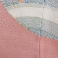 画像をギャラリービューアに読み込む, 色留袖 袷 ピンク色ｘ多色 パステル系 波にオシドリと花文様 正絹 広衿 三つ紋 片喰紋 フォーマル 仕立て上がり 身丈160cm