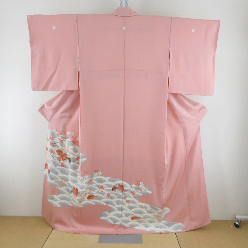 色留袖 袷 ピンク色ｘ多色 パステル系 波にオシドリと花文様 正絹 広衿 三つ紋 片喰紋 フォーマル 仕立て上がり 身丈160cm【中古】 色留袖｜KIMONO・OFF キモノオフ【公式】きもの通販サイト - KIMONO