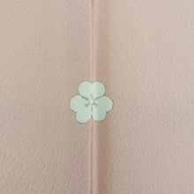 画像をギャラリービューアに読み込む, 色留袖 袷 ピンク色ｘ多色 パステル系 波にオシドリと花文様 正絹 広衿 三つ紋 片喰紋 フォーマル 仕立て上がり 身丈160cm