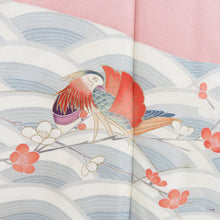 画像をギャラリービューアに読み込む, 色留袖 袷 ピンク色ｘ多色 パステル系 波にオシドリと花文様 正絹 広衿 三つ紋 片喰紋 フォーマル 仕立て上がり 身丈160cm