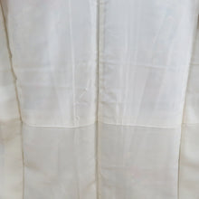 Load image into Gallery viewer, 小紋 袷 薄灰色ｘ薄ピンク色ｘ多色 草花文様 正絹 箔入り 広衿 仕立て上がり着物 身丈159cm