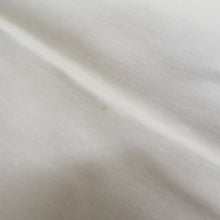 Load image into Gallery viewer, 名古屋帯 クリーム色ｘ緑色ｘ赤色 箔入り お太鼓柄 花文様 シルバー ゴールド 正絹 仕立て上がり 着物帯 長さ355cm