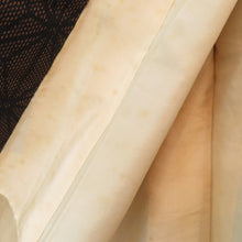 Load image into Gallery viewer, 紬 着物 袷 ブラウン×ブラック 麻の葉 バチ衿 正絹 カジュアル 仕立て上がり着物 紬きもの 和洋ミックス 茶×黒 身丈152cm