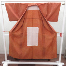 画像をギャラリービューアに読み込む, ウール着物 単衣 レッド系×多色 丸デザイン たたき調 バチ衿 カジュアルきもの 普段着物 ウールきもの 仕立て上がり 和洋ミックス 身丈147.5cm