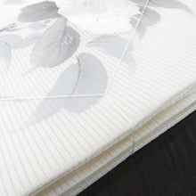 Load image into Gallery viewer, 名古屋帯 夏用帯 夏名古屋帯 白地 薄ピンク花刺繍 墨絵調 仕付け糸付き ホワイト 絽 夏 お太鼓柄