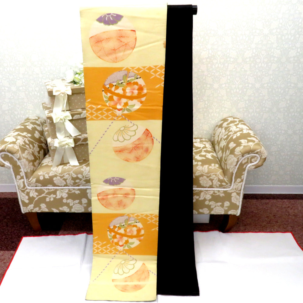 名古屋帯 つづれ 金糸銀糸 白色ｘ多色 華文紋様 お太鼓柄 正絹 【キモノオフ野々市若松店】 名古屋帯 本つづれ帯 朱地 金糸 華文紋様 お太鼓柄 正絹 桐箱入 つづれ