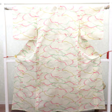 Load image into Gallery viewer, ウール着物 サマーウール 夏物 単衣 薄黄ｘ多色 雲取 松 バチ衿 カジュアルきもの 普段着物 仕立て上がり 身丈156.2cm