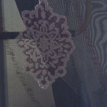 Load image into Gallery viewer, 夏着物 単衣 紗 バチ衿 華文模様 正絹 紺色ｘ銀色 Sサイズ 夏用 仕立て上がり 身丈150cm