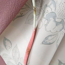 画像をギャラリービューアに読み込む, 羽織 正絹 パウダーピンク色 横縞模様 着物コート 着物用 ちりよけ 防寒 上着 リメイク シルク 身丈84cm