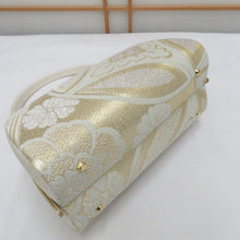 Load image into Gallery viewer, 草履・バッグセット 白梅謹製 礼装用 Mサイズ フォーマル ゴールド系 金×薄緑 華文 ゴールド 24.0cm 日本製 牛皮底面 留袖 訪問着 付下げ