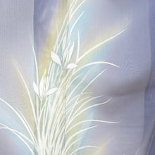 Load image into Gallery viewer, 付下げ 夏着物 絽 広衿 花紋様 正絹 青紫色ｘ青色ｘ緑色 ぼかし パステル系 一つ紋 丸に片喰紋 仕立て上がり 身丈155cm