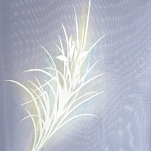 Load image into Gallery viewer, 付下げ 夏着物 絽 広衿 花紋様 正絹 青紫色ｘ青色ｘ緑色 ぼかし パステル系 一つ紋 丸に片喰紋 仕立て上がり 身丈155cm