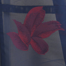 Load image into Gallery viewer, 夏着物 単衣 紗 バチ衿 花模様 正絹 紺色ｘ赤色 夏用 カジュアル 仕立て上がり 身丈159.5cm