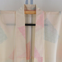 Load image into Gallery viewer, 夏着物 単衣 絽 正絹 夏用 小紋 麻の葉模様 薄黄色ｘ薄緑色ｘ薄ピンク色 バチ衿 仕立て上がり 身丈157cm