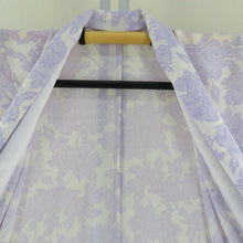 Load image into Gallery viewer, 夏着物 ポリエステル 洗える着物 くるり 小紋 広衿 白色ｘ薄紫色 牡丹柄 Lサイズ 夏用 仕立て上がり 身丈170cm