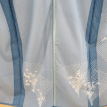 Load image into Gallery viewer, 夏着物 ポリエステル 付下げ 絽 広衿 青色ｘ白色 花模様 夏用 仕立て上がり 身丈157cm