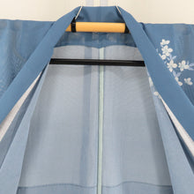 Load image into Gallery viewer, 夏着物 ポリエステル 付下げ 絽 広衿 青色ｘ白色 花模様 夏用 仕立て上がり 身丈157cm
