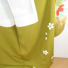Load image into Gallery viewer, 振袖 ポリエステル 緑色ｘ金色ｘ多色 桜文様 広衿 成人式 仕立て上がり 身丈159cm