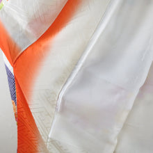 Load image into Gallery viewer, 振袖 ベージュ色ｘ紫色ｘ金色ｘ多色 刺繍入り 金コマ 箔入り 花に鼓文様 正絹 袷 広衿 成人式 仕立て上がり 身丈162cm