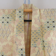 Load image into Gallery viewer, 紬 着物 正絹 単衣 薄黄色ｘ赤色ｘ青色 麻の葉に玉模様 幾何学模様 バチ衿 カジュアル 仕立て上がり着物 身丈158cm