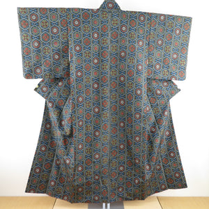 紬 着物 亀甲に華文模様 織り文様 袷 広衿 紺色 正絹 カジュアル着物 仕立て上がり 身丈151cm