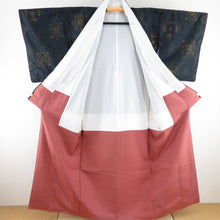 Load image into Gallery viewer, Tsumugi Kimono Oshima Tsumugi Hika pattern Woven Popular Popular Lined Collar Black Black Black Pure Silk Casual Kimono