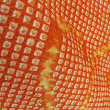 画像をギャラリービューアに読み込む, 小紋 総絞り 蝶々 正絹 橙色 袷 広衿 カジュアル 仕立て上がり着物 身丈161cm