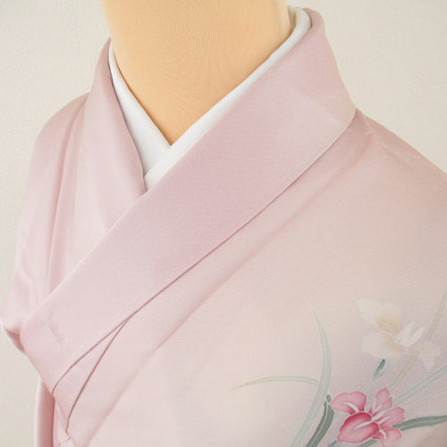 Visitors on a light purple peony on the iris pattern on a wide -lined wide collar silk height (from the shoulder) Approx.