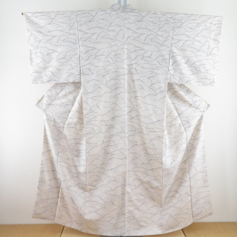 小紋 染大島紬 付下げ柄 波文様 正絹 白色 袷 バチ衿 カジュアル 仕立て上がり着物 身丈154cm 美品